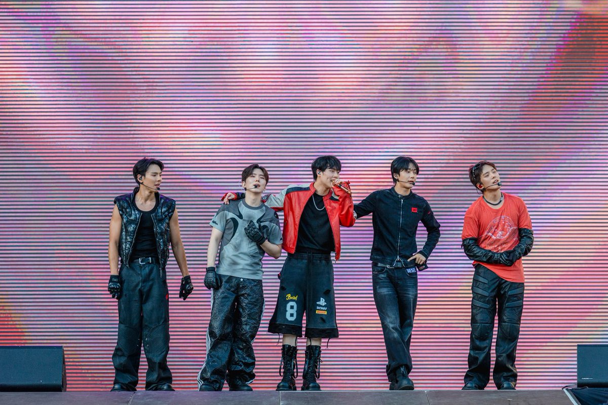 sang__lan2's tweet photo. 260930 매들리 메들리 인스타 #몬스타엑스 (4/5) https://t.co/3cmMcv0g7D