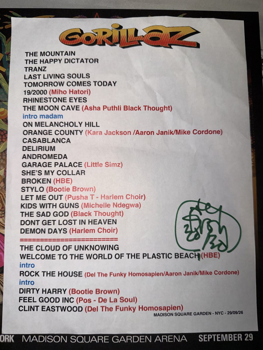 peterlanee's tweet photo. Gorillaz brought out Black Thought and Asha Puthli for Moon Cave, Miho Hatori for 19-2000, Hypnotic Brass for Broken, the Harlem Choir for Demon Days and JAMIE HEWLETT... Damon was inches from my face. I’ve witnessed peak, the greatest Gorillaz show I have experienced in my life https://t.co/VOx9E33Ljt
