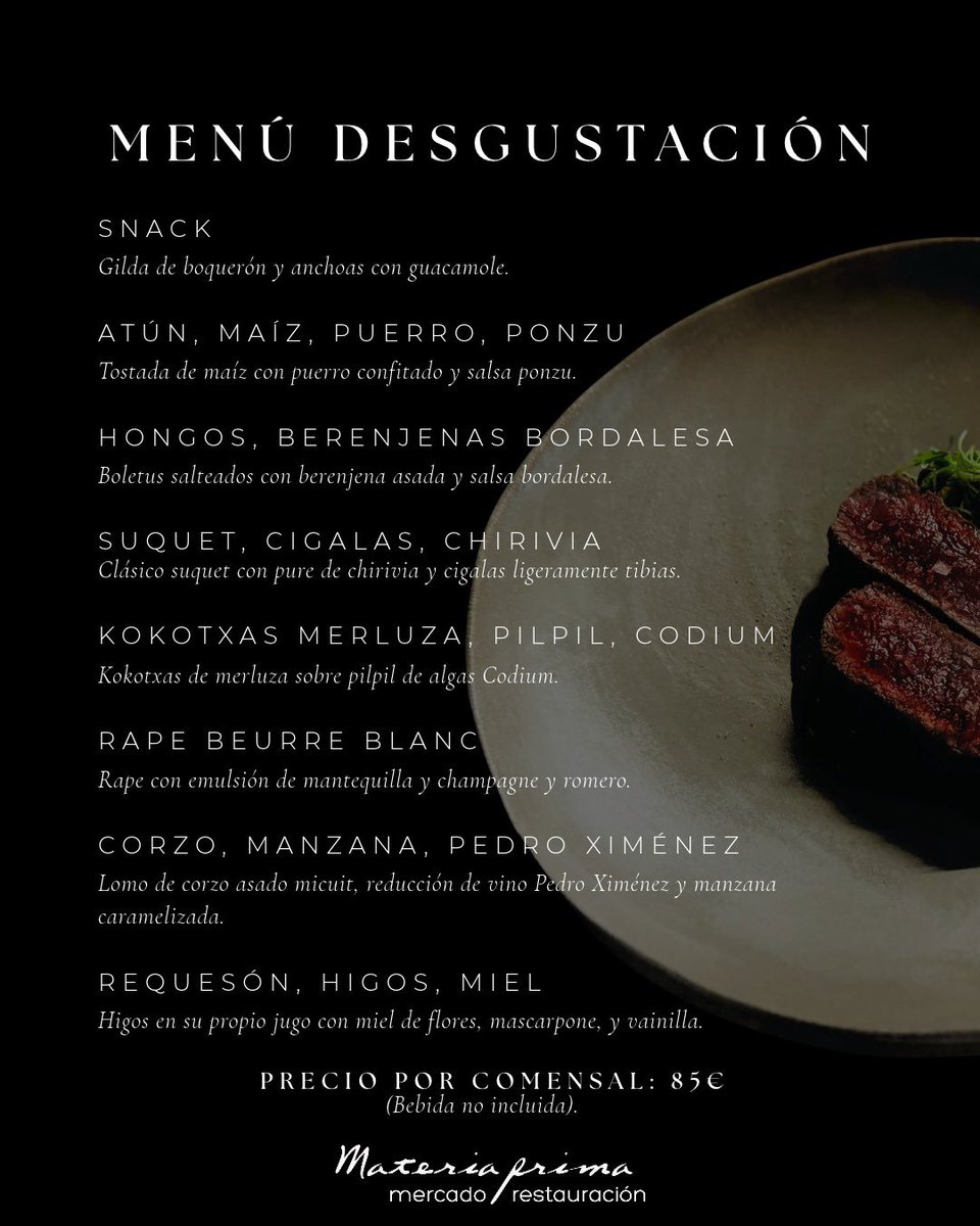 andresmadrigalg's tweet photo. A veces pasamos la vida buscando fuera lo que siempre tuvimos dentro. Nos empeñamos en correr más rápido, en vestir los platos con artificios, en perseguir un ideal de perfección que nos aleja de la tierra y del mar. Queremos ser mejores, sin darnos cuenta de que la verdadera maestría no consistía en transformarse en otra cosa, sino en tener el valor de seguir siendo exactamente quienes somos. ¿Cuántas veces habremos dejado pasar la belleza de lo auténtico por culpa de esa prisa ciega? 
Hace unos días compartí con vosotros mi regreso a la capital de España. Vuelvo con una propuesta de colaboracíon que me llena de ilusión, aportando recetas nuevas, pero, por encima de todo, manteniendo intacta la excelencia de quien me invitó a participar en este proyecto. Hablo del Restaurante Materia Prima, un rincón en Madrid que quizás no todos conozcan aún, pero que esconde la verdad que yo andaba buscando. Allí quien manda, con un respeto absoluto, es el producto fresco. Su filosofía es tan pura como transparente: el género se elabora como más se te antoje dentro de la cocina tradicional. Si pides una lubina de dos kilos, tú decides su destino: la quieres a la sal, la prefieres a la donostiarra o, si eres un comensal atrevido y venís en grupo, te la preparamos al modo de un cebiche. La libertad y el origen son los hilos conductores. 
Esa obsesión por la verdad nos lleva a buscar el género en pequeñas lonjas y pescadores artesanales. Hablo de llevar a la mesa la finura de unos carabineros colosales, la textura única de los pescados de estero, la pureza salina de las gambas de Huelva o la delicadeza de unas kokotxas de merluza que se deshacen en la boca. Salvo el atún, que sigue su propio camino, cada pieza de mar cuenta la historia de un marinero que madruga. Pero la propuesta no acaba en el agua; la tierra también ruge con una cuidada selección de carnes rojas, pichones, corzo …pensadas para quienes buscan la contundencia de un buen corte o esa plato de caza clásico que tanto añoran. Todo ello arropado por una carta de vinos que, sin prisa, pero sin pausa, se está transformando en una pequeña gran bodega con alma y etiquetas por descubrir. 
Mi pequeña aportación en esta casa será ir añadiendo recetas fuera y dentro  de carta con un sello un poco más elaborado. Quiero plasmar en ellas mis conocimientos de viajes, mis recuerdos y las vivencias acumuladas tras tantos años recorriendo cocinas del mundo, acercando al comensal a otra experiencia culinaria, pero sin restarle un ápice de protagonismo a lo que brilla en el plato. 
Para empezar a conocernos mejor en las distancias cortas, iniciaremos un formato muy especial: un menú corto de 7 tiempos que serviremos todos los sábados, comenzando en octubre y terminando en diciembre. Será la excusa perfecta para encontrarnos, para ir aportando otras recetas, otras elaboraciones y desgranar, bocado a bocado, cuál es el verdadero concepto de Materia Prima. 
Ubicado en un espacio que abraza al visitante, el restaurante cuenta con una fantástica terraza climatizada ideal para disfrutar en cualquier época del año. Pero lo que a mí realmente me enamoró, lo que buscaba con tanto anhelo, es su salón. Un espacio recoleto, íntimo, pensado para apenas 30 o 35 personas. Ese tamaño es un regalo; me permite estar mucho más atento, ser coloquial con el cliente, escucharlo y sentir la cercanía que la alta cocina a veces olvida. 
Es imposible no acordarse de Asturias hoy. Quien me conoce sabe que echar de menos esa tierra es un latido constante que no se puede apagar. Sin embargo, siento que esta invitación para volver a Madrid es, de alguna manera, el reflejo del lugar que andaba buscando allí arriba. Un entorno acogedor, familiar y cercano, volcado por completo en una cocina de producto indomable. Regreso a los orígenes, con la humildad de quien sabe que el mejor ingrediente ya lo ha puesto la naturaleza, y que nuestro único oficio es no estropearlo. 
#sedcuriosos