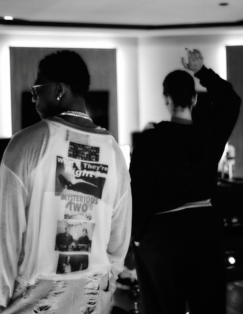 wizkidgirlie's tweet photo. Big Wiz and P2j in the studio sexy album is coming ❤️🦅 https://t.co/9iUDZfLShR