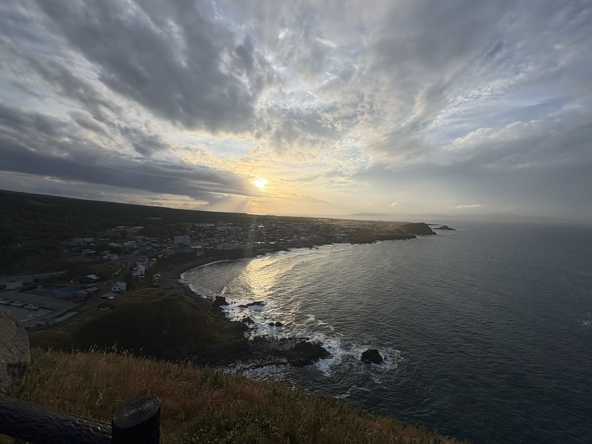 apapappe's tweet photo. 利尻の夕景 https://t.co/9NnVhhfGeI