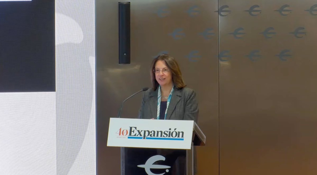 EventosUE's tweet photo. 🔛Ana I. Pereda, directora de @expansioncom, da la bienvenida a los asistentes al encuentro ‘Centros de Datos’ #CentrosDatosEXP https://t.co/rSS7GHfqHC
