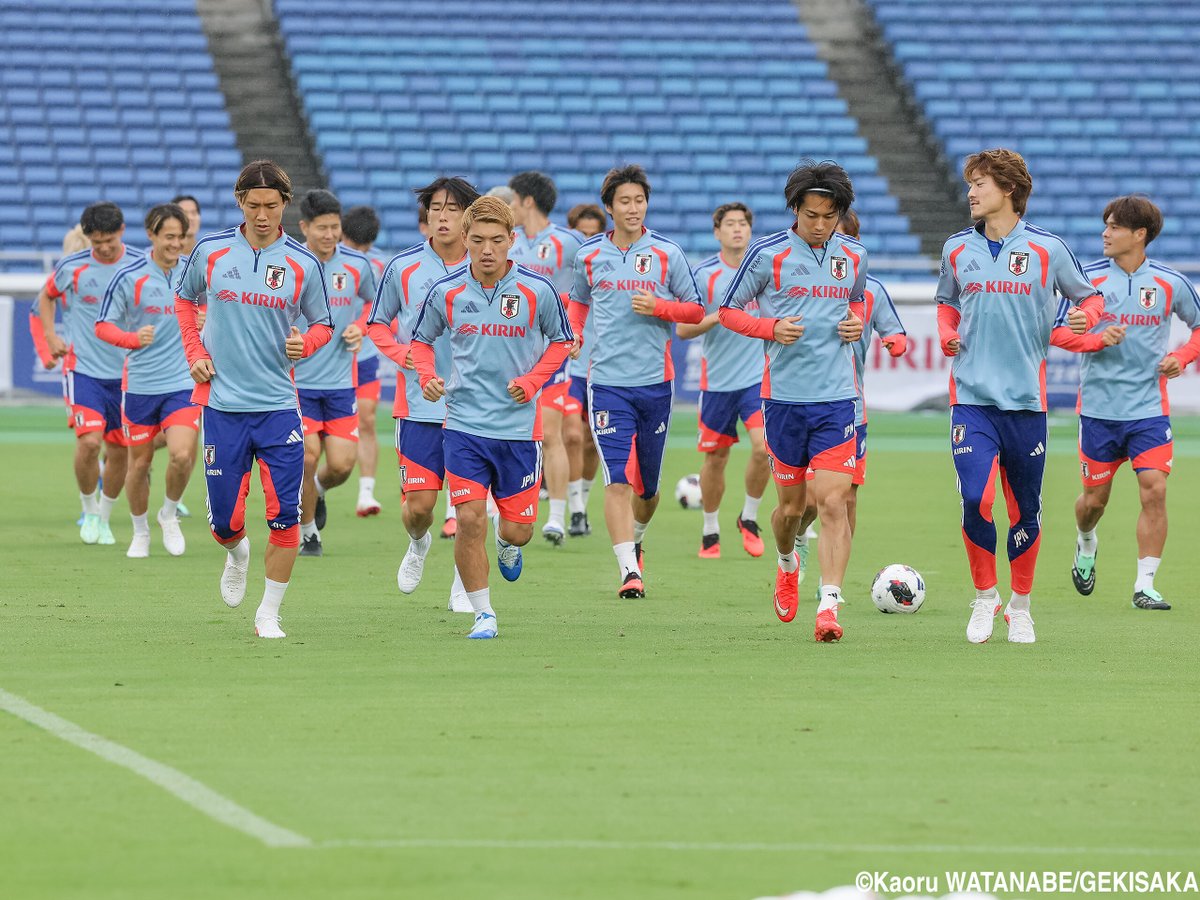 gekisaka's tweet photo. 追加招集の荒木隼人と望月ヘンリー海輝が合流…森保J、28人で難敵エクアドル戦へ

https://t.co/BxbCMs3U6F

#サッカー日本代表 #daihyo #アジアカップ #AsianCup #ゲキサカ https://t.co/F4umu7coZa