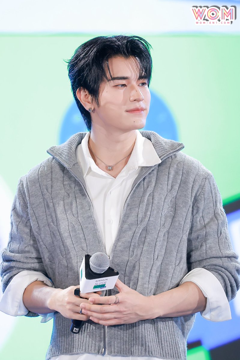 WOMENTERTAIN's tweet photo. ‘ ภูผา สิรภพ ’ ในงาน “ROBINSON SUPER JEANS WEEK 2026” 👖✨

SUPER JEANS WEEK X PHUPHA
#RobinsonSuperJeansWeekXPhupha
#phuphasrp https://t.co/jzVPWigutY
