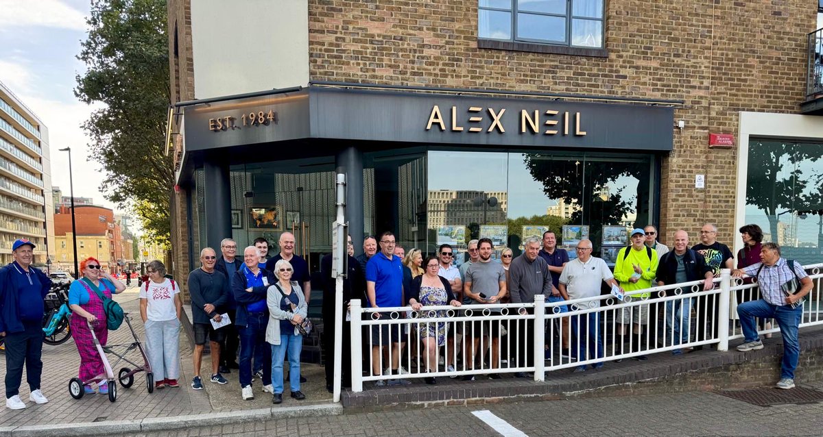 MillwallTour's tweet photo. Judging by some amazing feedback and reviews - everyone had a great time on the Isle of Dogs on 2 tours over the weekend.
Next event Sat 14th Nov https://t.co/r0ByKOGNHo
#MillwallHistoryTour #MillwallHeritage #EastLondonHistory #MillwallFC #IsleOfDogs #Docklands #AlexNeilEA https://t.co/wOdX0px2Ey
