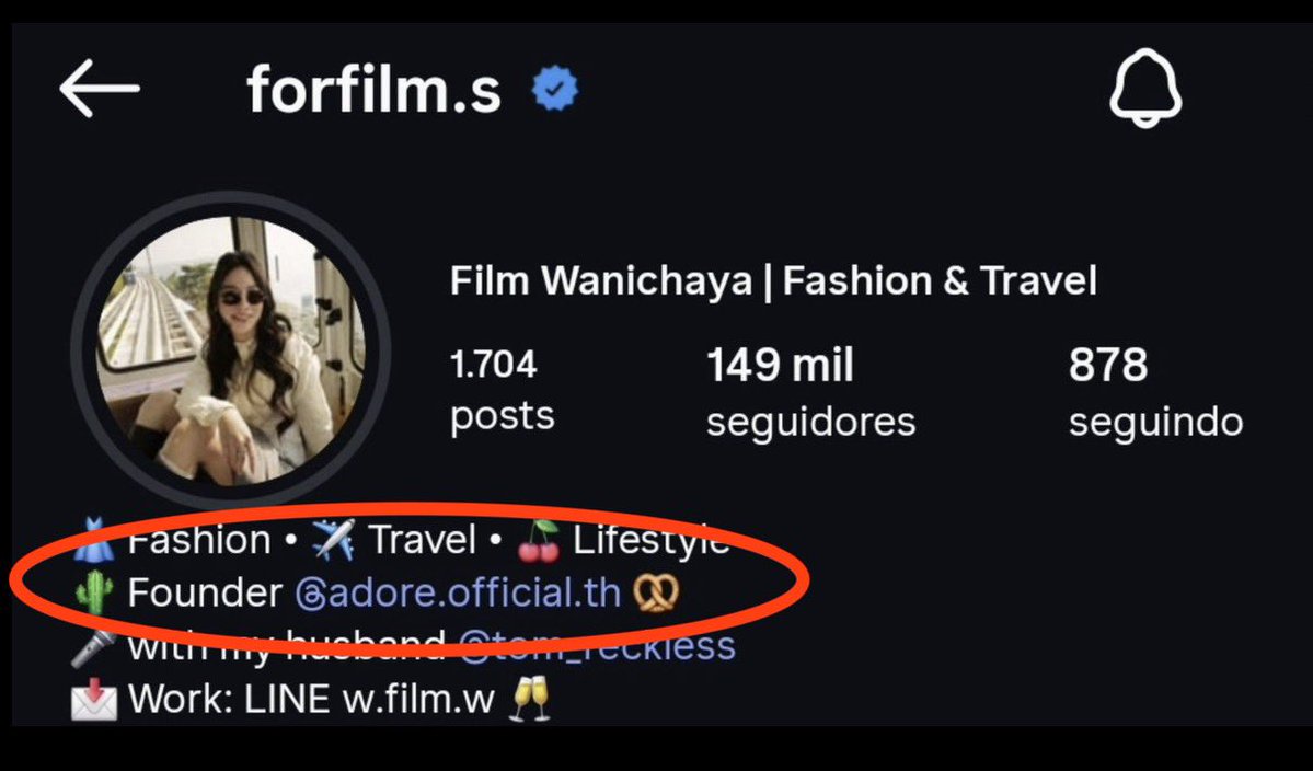 Molly_aliv's tweet photo. LM’s “mom” 🍷 Forfilm (attaa’s friend) is the real owner of Adore. She is using Lm simply as a promotional face to make money from foolish gl fans who would even buy a booger with a gl actress’s image on it 🥴
#lmsy https://t.co/1nmSCLMaXa