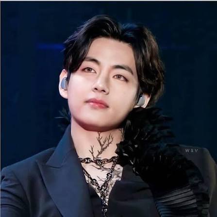 rkmtimes's tweet photo. FIRST TIME🇬🇧🇰🇷🔥BTS member V (Kim Taehyung) runs a millions of dollars for top-tier K-pop stars with Nothing's Headphone (1) Pro.

- World's top Pop, HipHop, and Rap songs industries will acquire Nothing's Headphone (1) Pro for their highest-quality of Music. https://t.co/zVJyFnfNjA