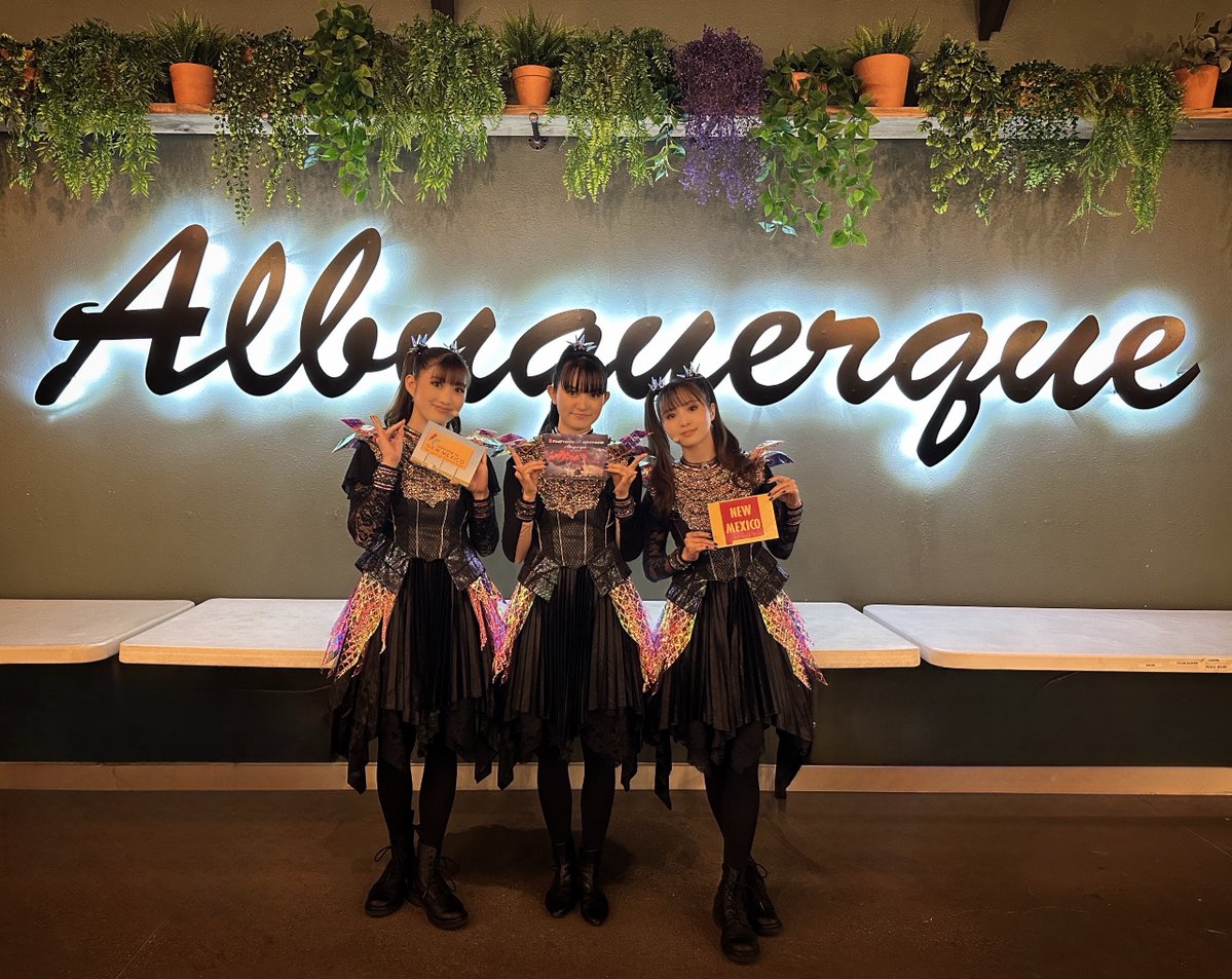 BABYMETAL_JAPAN's tweet photo. Thank you so much for coming out in the rain to see us on the BABYMETAL WORLD TOUR 2026 in Albuquerque, NM🌶️🏜️
#BABYMETAL #IsletaAmphitheater https://t.co/0uFWDayNZC