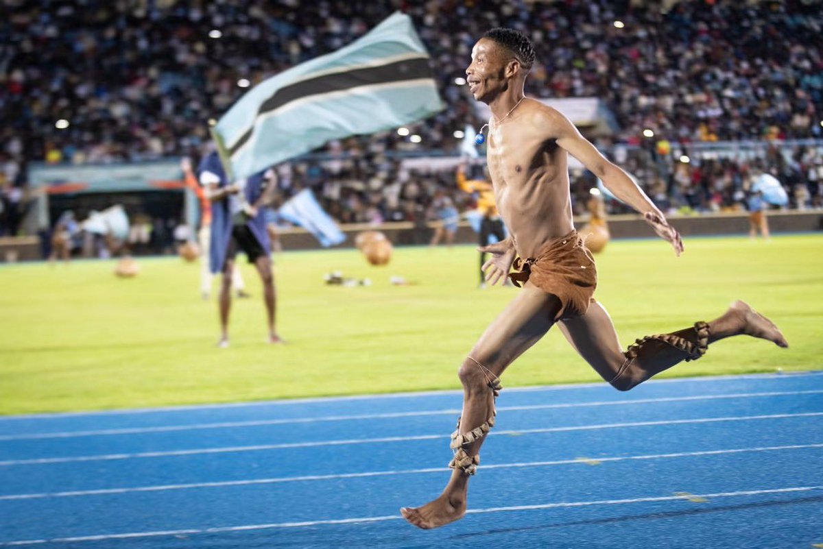 ShxcksBW's tweet photo. Collen Kebinatshipi was found shaking. 43.02. 🤭Happy Independence Botswana. https://t.co/vtFpHod7H7