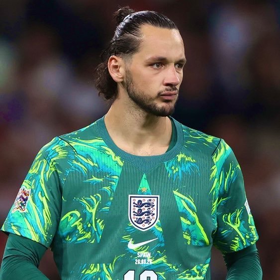 yuitopv's tweet photo. Another clean sheet for James Trafford!.
🏟️ 8 appearances
🧤 4 clean sheets

Is he England's best goalkeeper?

 #england #lufc� https://t.co/Fe7i8A4dWD