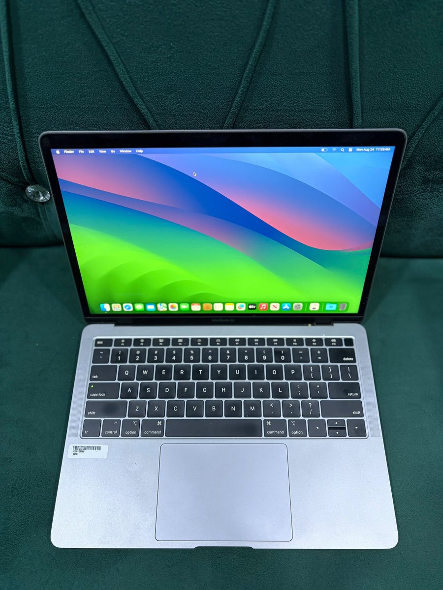 Mattock00's tweet photo. MacBook Air 2018 13” Core i5 8/256 Touch ID Neatness 10/10 with 🔌 @450K
#Macbook #Macbookair #tech https://t.co/Jl2NQcV9Ry