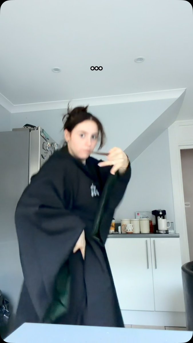 ShellaHambfud's tweet photo. Don’t underestimate me https://t.co/9JHdrXWo4q