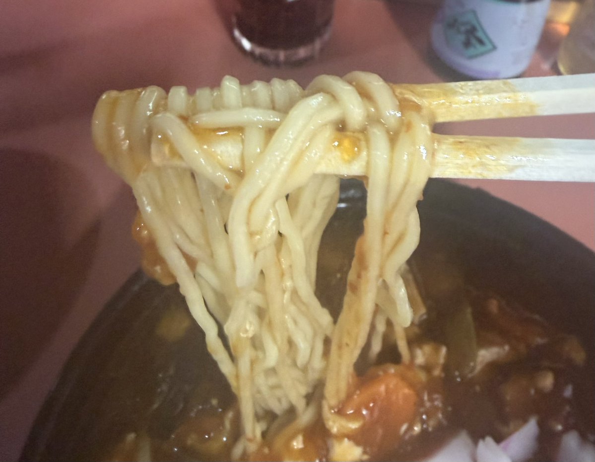 ISA66692528's tweet photo. 群馬県高崎市の老舗町中華「久華」へ。
マーボーラーメン（¥850）と餃子（¥400）をいただきました。
熱々の麻婆と細縮れ麺が絶妙なラーメンに、奥様が手包みするもっちり餃子。どちらも大満足の美味しさでした！
ご夫婦で守る温かい味わいに、ほっこり。
ごちそうさまでした！#久華 #高崎絶メシ https://t.co/HiOd4DV6xR