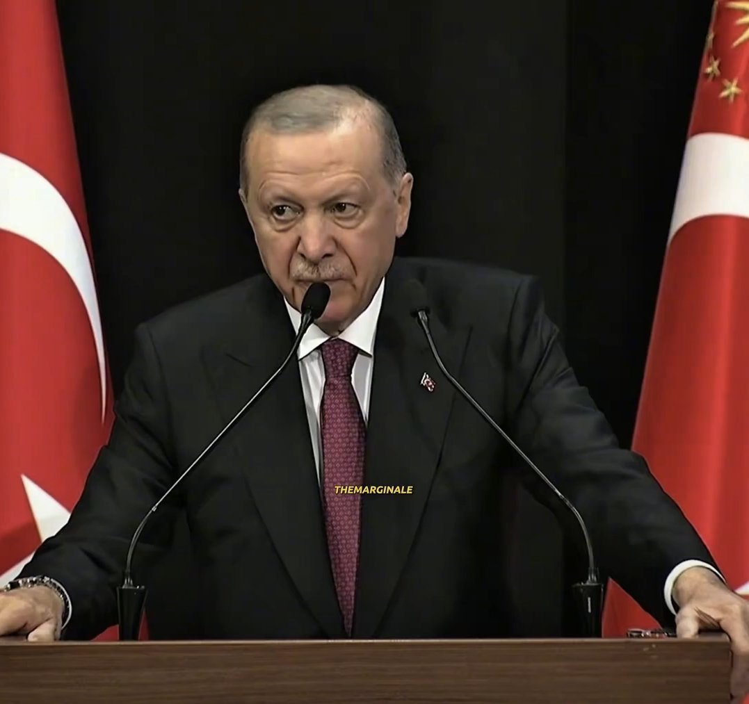 alihakanbey's tweet photo. Bazı imtihanlar çok ağır seninde imtihanın bu olsa #Reisim en yakınında olanların bu davaya inanmayıp inanmış gibi rol kesmeleri ve kendi nefis gemilerini yürütmeleri, keşke zararları kendilerinin olsa Heyhat hem sana hem "ASİL DAVANA" laf ettiriyorlar YAZIK...
#fon #AKP #dava https://t.co/lRySClaNoR