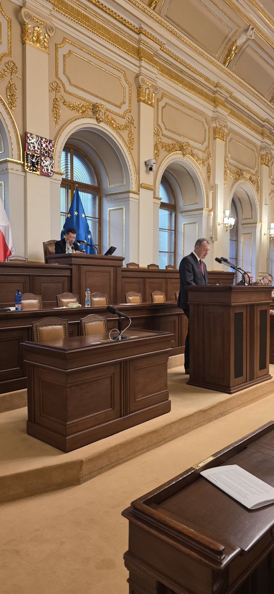olgarichterova's tweet photo. Co by @tomio_cz neudělal, aby dostal SPD do televize. Klidně zneužije svou funkci a poruší práva všech přihlášených v pořadí. Přeskočil je Radimem Fialou. Tohle fakt není nový jednací řád. Jen svévole a pocit všemocnosti, když @CzechTV živě přenáší jednání. https://t.co/DKBnUjMm51