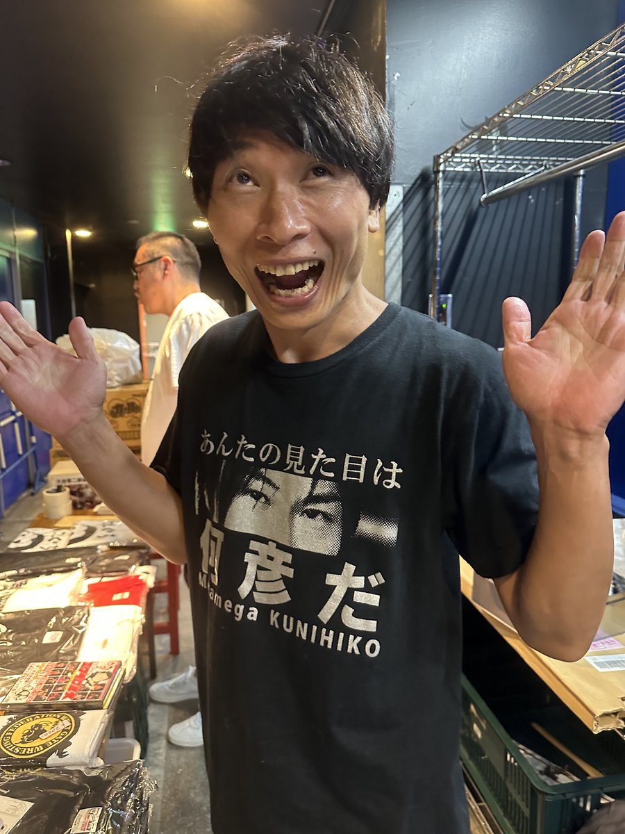 batten810's tweet photo. 一番上がったリング。
一番最初に上がったリング。
それが新宿FACE。
ちゃんとした控え室よりも
倉庫のこの景色が一番落ち着く！！！
ありがとう！さようなら！新宿FACE！💪🙅‍♂️
@shinjuku_face 
#新宿FACE
#西口プロレス https://t.co/t02PosLYvv