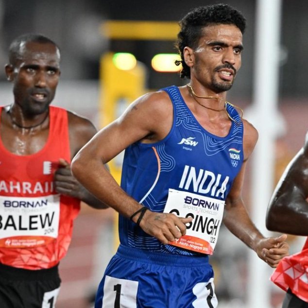 nnis_sports's tweet photo. 🚨#Breaking: GULVEER TO MAKE HIS MARATHON DEBUT THIS SEASON!

Gulveer Singh, who recently won three medals at the Asian Games 2026, is set to make his full marathon debut at the Valencia Marathon in December.

Speaking to NNIS Sports, Gulveer’s coach Scott Simons said:

“The next target, of course, will be the 2027 Beijing World Championships and of course the 2028 L.A. Olympics. Gulveer will try his hand at the marathon in Valencia in December and we will see what his best chances for L.A. are from there.”

#GulveerSingh #ValenciaMarathon #Marathon #AsianGames2026 #IndianAthletics #Athletics #TeamIndia #NNISSports