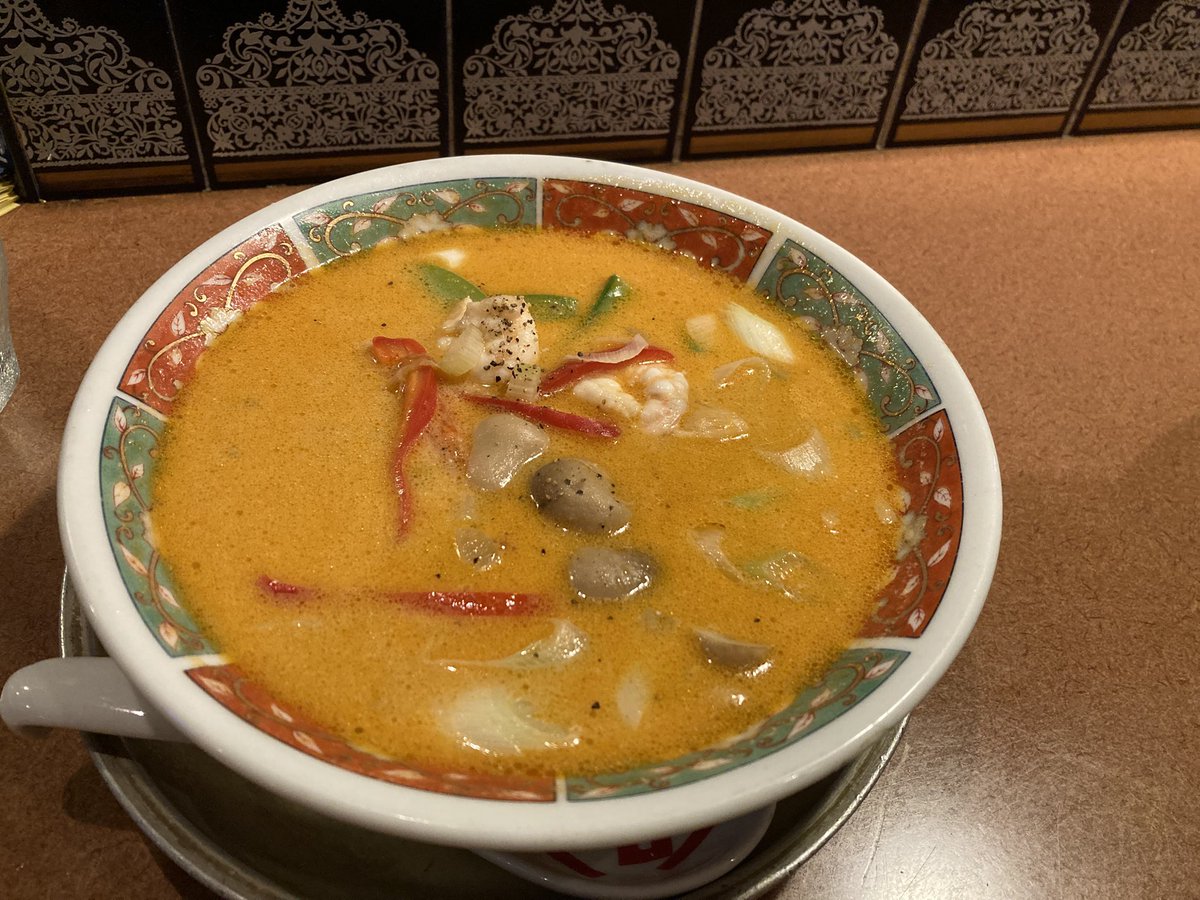 piyo818's tweet photo. 月曜プレデターズライブに行って、アジアンヌードル食べて帰りました！たのしかった！

プレデタツアー8年ぶりとのことで、そういえば8年前は娘がお腹にいる中ライブ行ったな〜と思い出した。
…8年はやすぎる https://t.co/75ahmRxqDv