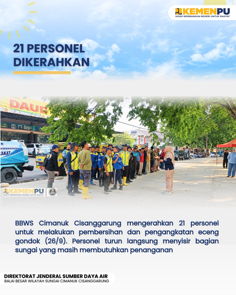 BBWSCimanuk's tweet photo. Eceng gondok yang menutup sebagian aliran Sungai Sukalila kembali dibersihkan. Sebanyak 21 personel BBWS Cimanuk Cisanggarung turun menyisir sungai dan mengangkat tanaman yang menumpuk di sejumlah bagian 

#sigapmembangunnegeriuntukrakyat
#mengelolaairuntuknegeri
#bbwscimancis https://t.co/oMfO7V7aH4