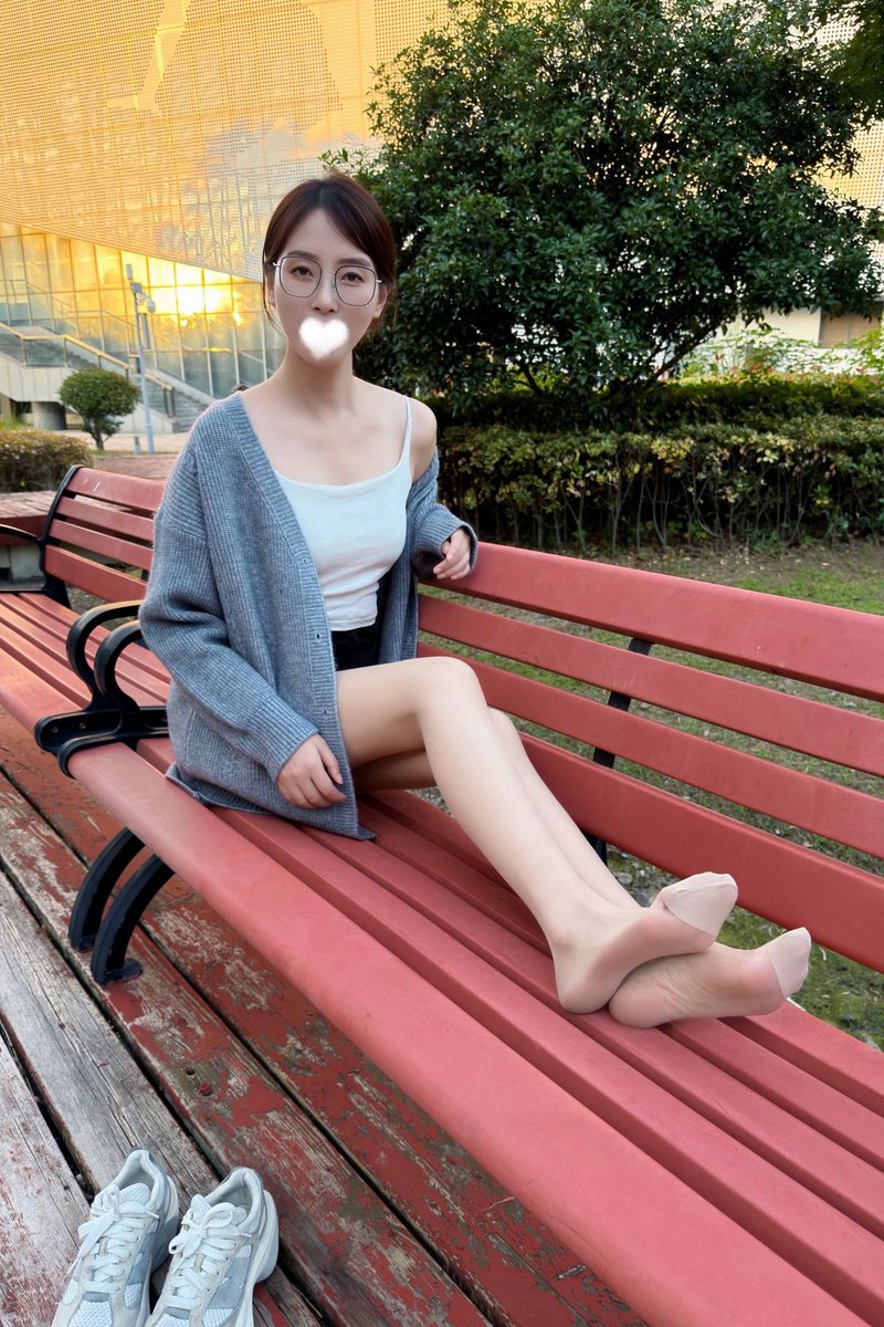 ami610's tweet photo. 从来没说过不可以，你的电门却不敢踩到底 https://t.co/o3xr09D3wa