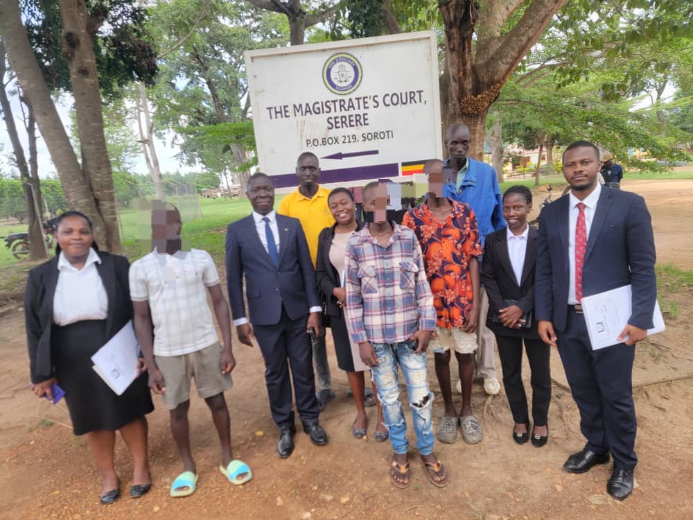 LDC_Uganda's tweet photo. LAC Mbale represented juveniles in Serere Yesterday!
They met the Ag. HBC on LDC duties. A big thank you to Ag. HBC for cheering on our team, offering encouragement, and sharing valuable feedback! 

#AccessToJustice #LDC https://t.co/1l2SUbuGI9