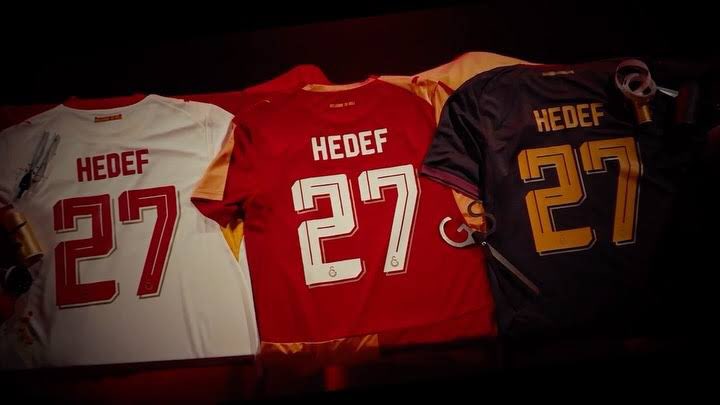 TheCimbomRed's tweet photo. @EASFCDirect If the fonts on Galatasaray’s jerseys could be updated to the new ones like we have in real life it would means alot for us Gala fans as well! 🦁 https://t.co/mBNUcAF1r6