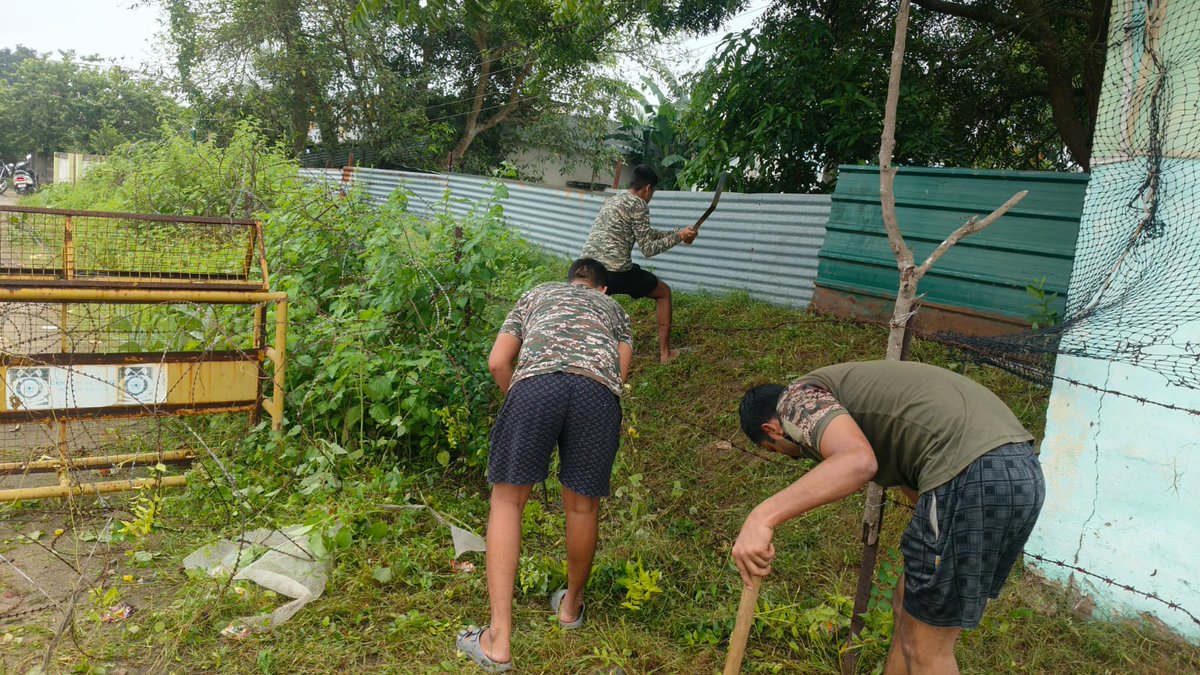 217Bn's tweet photo. CLEANLINESS DRIVE CARRIED OUT AT UNIT HQ https://t.co/vmZPGkPDWM