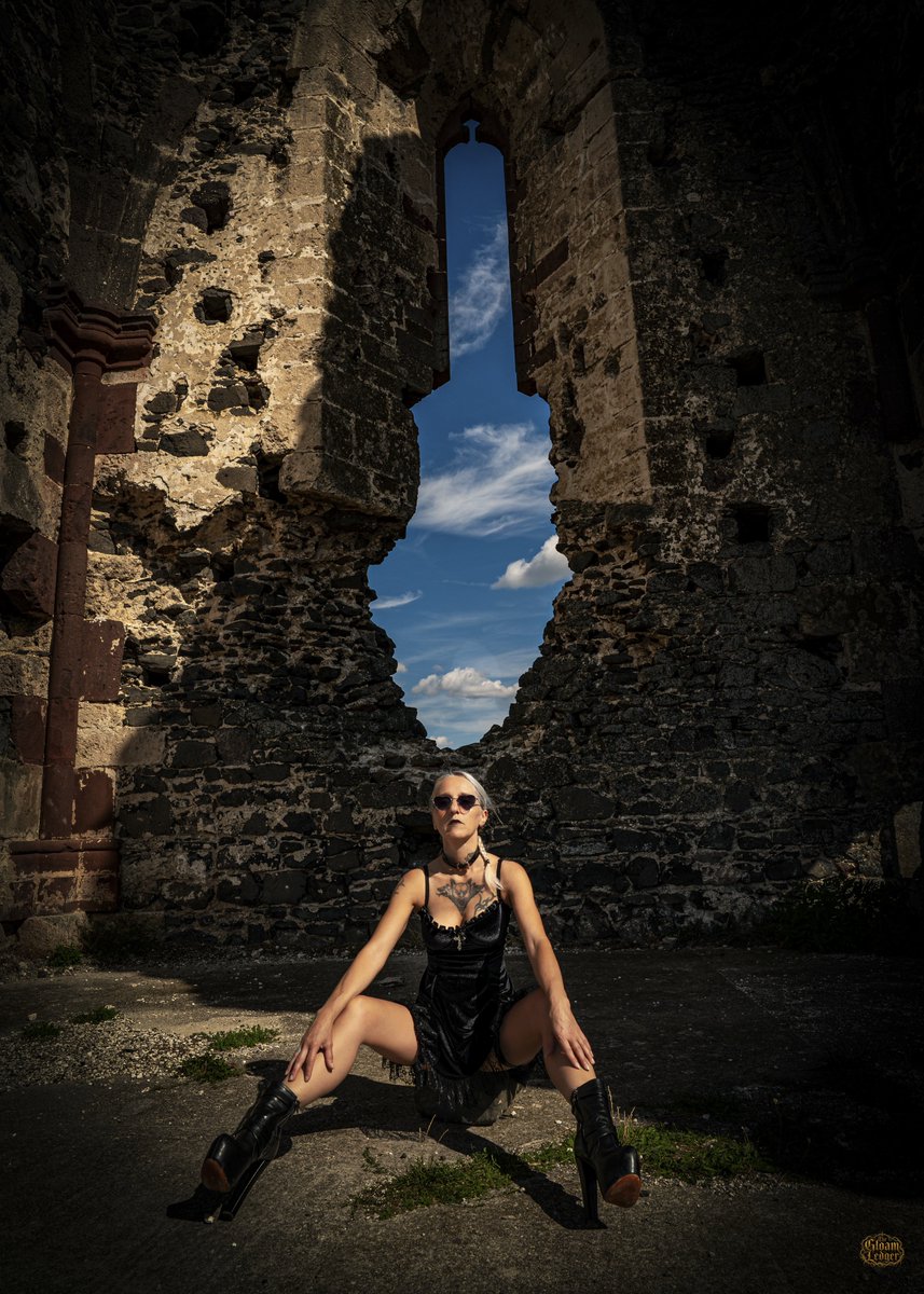 TheGloamLedger's tweet photo. Over all the hilltops
Is rest.
— Johann Wolfgang von Goethe

Nicole turns her back to the window.
Then she sits down and looks at us.

Ruin of St Andrew’s Church, Taliándörögdi.
The Gloam Ledger · Photography.
Pure photography.

#Gothic #DarkArt #TheGloamLedger #Photography https://t.co/5woALE1Hxs