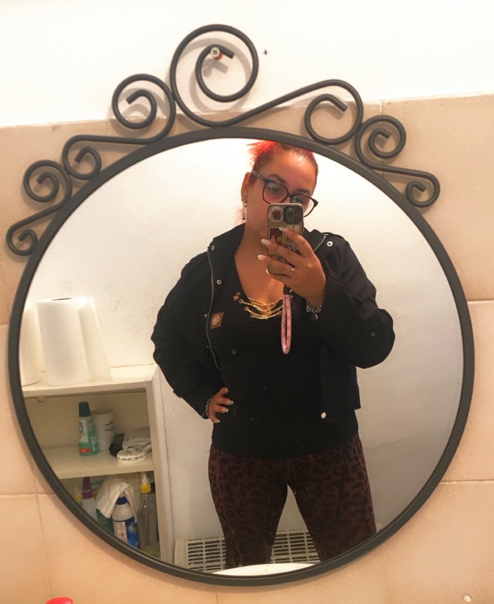 Clariss60589841's tweet photo. Oggi in #ufficio sobria
Per modo di dire..
Oggi siamo sull’aggressiv
#leopardata 🐆
Non si può esser sempre
#scolaretta o #profsexy o #segretaria
🤭🤭🤭🤭🤭🤭🤭🤭🤭
Così come pensate che stia? https://t.co/yWx3LzQZ2e