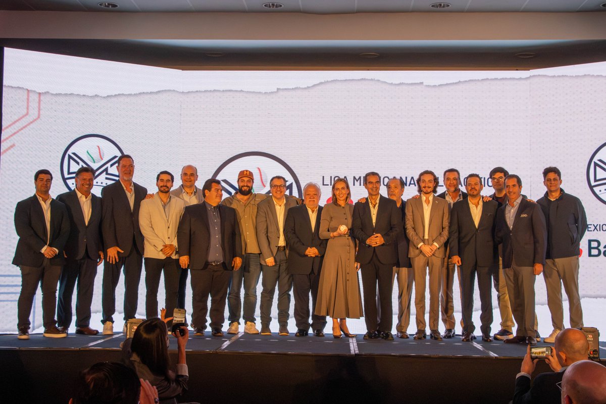 LMPBanamex's tweet photo. Una nueva era comienza🤩

La Liga Mexicana del Pacífico y @banamex unen fuerzas para abrir un nuevo capítulo en nuestra historia.

Esta alianza marca el inicio de una nueva etapa comercial e institucional para la Liga, con nuevos retos, nuevas oportunidades y la misma pasión que nos ha acompañado y caracterizado por generaciones.

El béisbol del Pacífico evoluciona y lo que viene, apenas comienza😎

#LMPBanamex⚾️