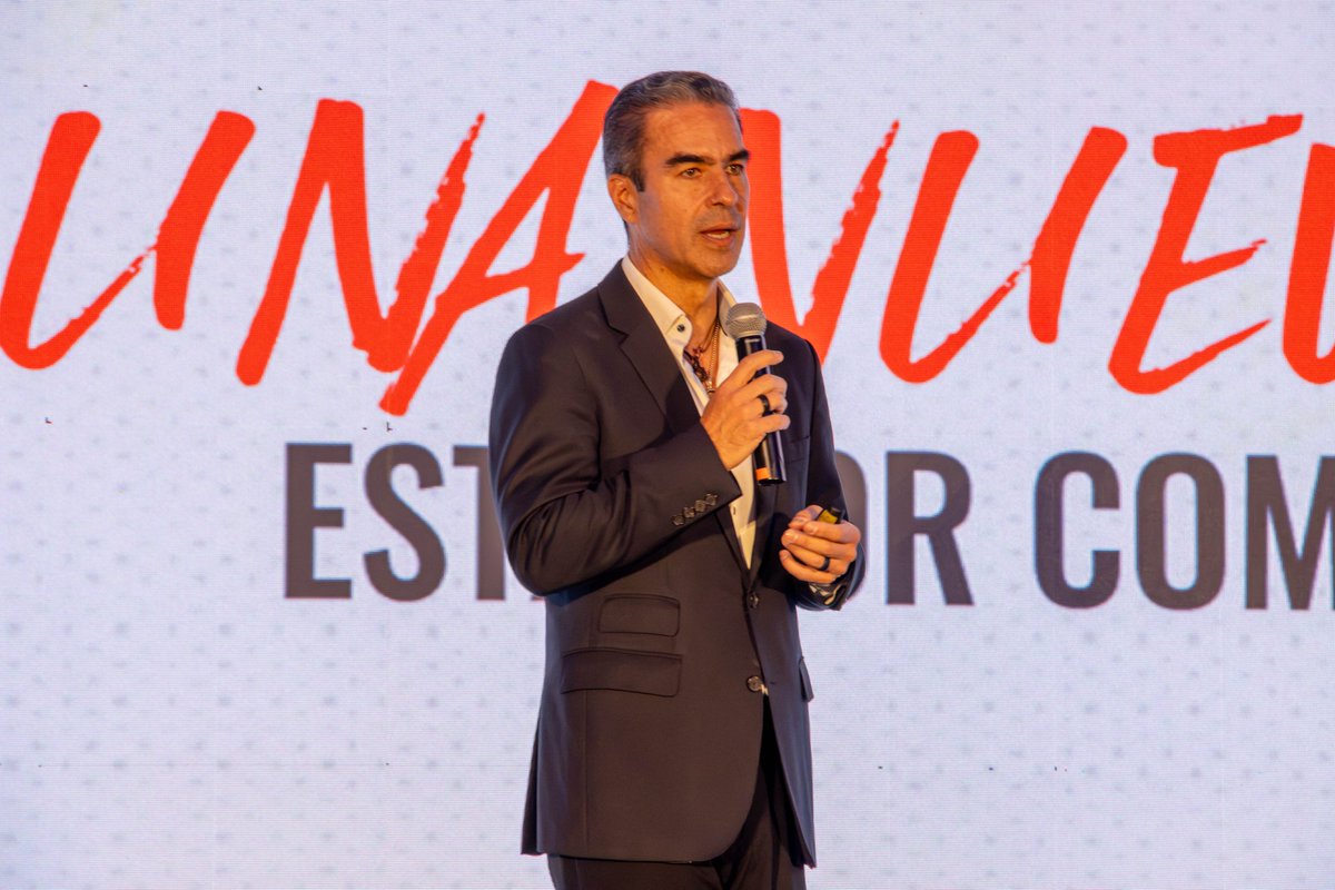 LMPBanamex's tweet photo. Una nueva era comienza🤩

La Liga Mexicana del Pacífico y @banamex unen fuerzas para abrir un nuevo capítulo en nuestra historia.

Esta alianza marca el inicio de una nueva etapa comercial e institucional para la Liga, con nuevos retos, nuevas oportunidades y la misma pasión que nos ha acompañado y caracterizado por generaciones.

El béisbol del Pacífico evoluciona y lo que viene, apenas comienza😎

#LMPBanamex⚾️