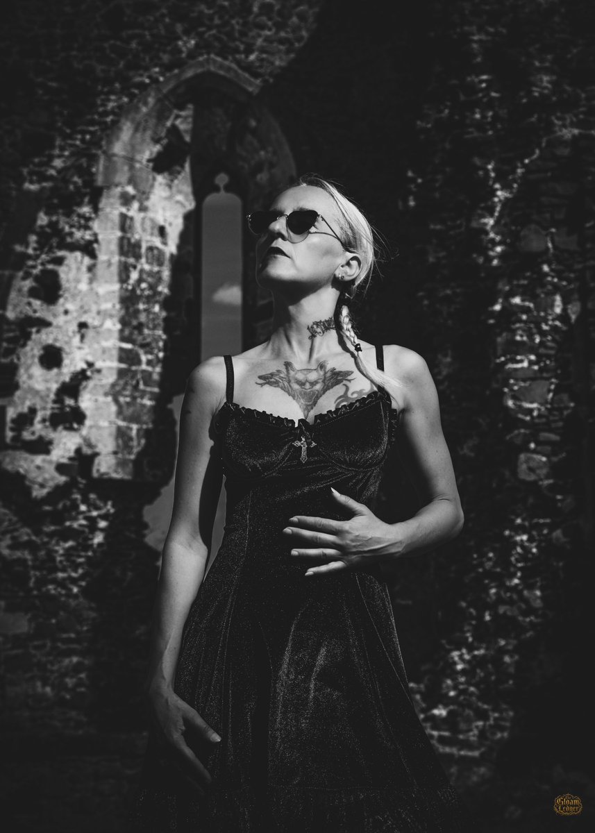 TheGloamLedger's tweet photo. Something wicked this way comes.
 — William Shakespeare

Nicole does not turn her head.
His hand is already on her.

Nicole meets Nosferatu at the ruin of St Andrew’s Church, Taliándörögdi.

The Gloam Ledger · Photography and manipulation.
Pure photography and  Digital manipulation, based on my own photographs.

#Gothic #DarkArt #TheGloamLedger #ConceptualPortrait