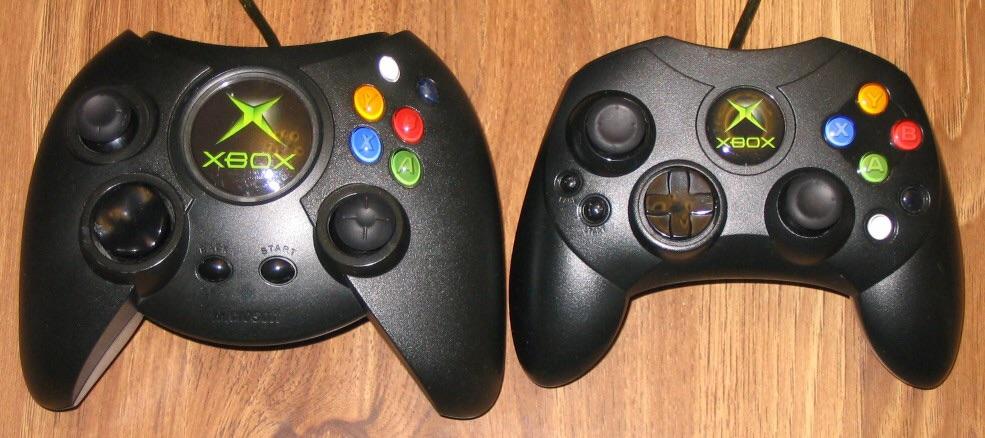 Xbox_Nostalgia's tweet photo. The Duke or Controller S. Which original Xbox controller did you prefer? https://t.co/R5u1igaqbf