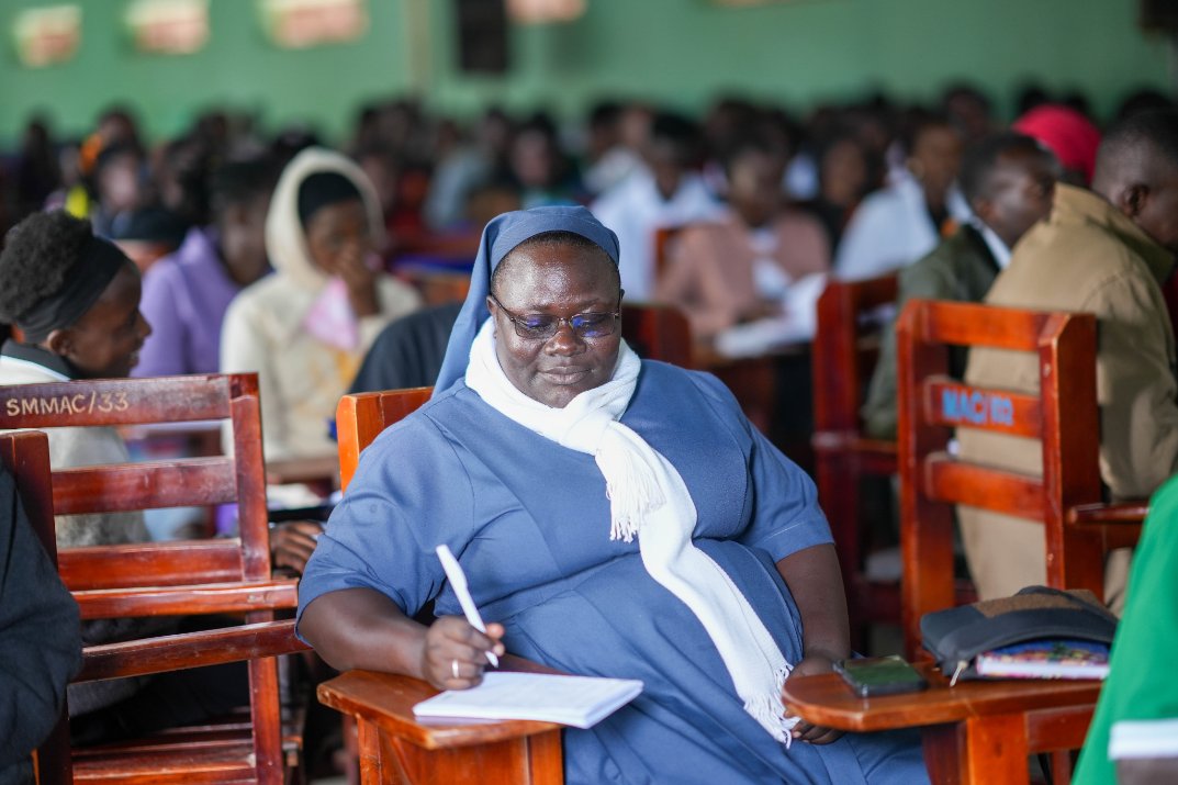umu_nkozi's tweet photo. @umu_nkozi hosts Out of School Entrepreneurship Training at St. Mathias Mbuye Vocational SS under TAGDEV 2.0, supported by @ruforumsec. 270+ students are learning financial management, business strategy and fundraising. 

#TAGDEV2 #TVET https://t.co/0FjJGlses1