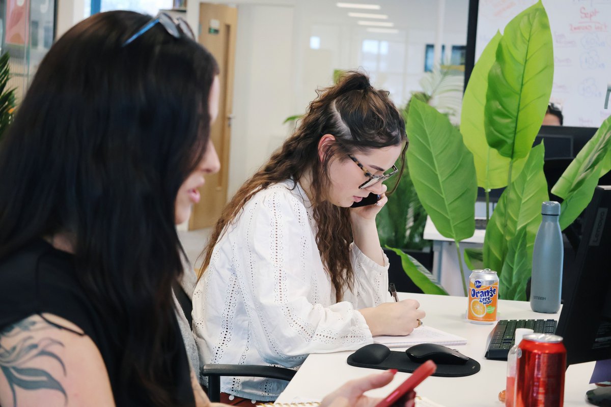 Link3Rec's tweet photo. A little glimpse behind the scenes at Link3. 📸
📞 Busy phones, busy desks and a team making things happen. https://t.co/9ALtjGvWeD