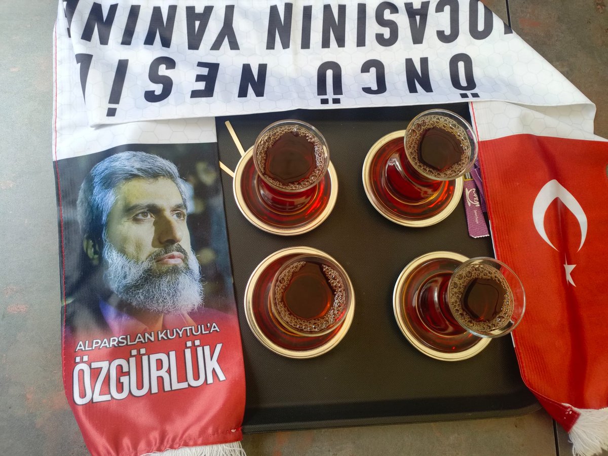 FurkanKonya_42's tweet photo. ALPARSLAN HOCAMIZ ve SEMRA KUYTUL HOCAMIZ ÖZGÜR KALMALI !
FURKAN HAREKETİ TERTEMİZDİR.

Alparslan Kuytul Hocaefendi, Semra Kuytul Hocahanım ve diğer kardeşlerimizin haksız tutukluluğu son bulana dek...

#GönüllerBirOlsun https://t.co/ezXnC2kJmT