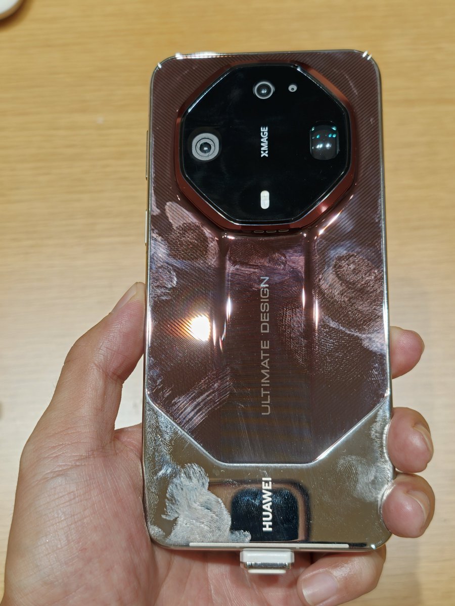 TECHINFOSOCIALS's tweet photo. A very Close Look: Huawei Mate 90 RS Ultimate Design.

Isn't the Phone looks something Extraordinary?! https://t.co/zEO9iCj7Op
