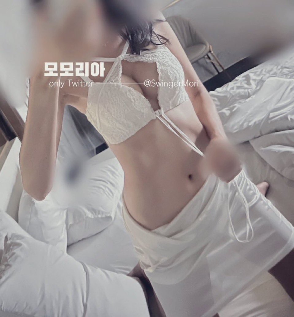 MomoriaSwinger's tweet photo. 이제부터 글 좀 쓸 건데 내가 남편이랑 떠는 주접 여기에 다쓰면 팔로워 0 유지할 듯 ㅋㅋㅋㅋㅋㅋㅋㅋㅋㅋ https://t.co/Q6j0aFq6Wq