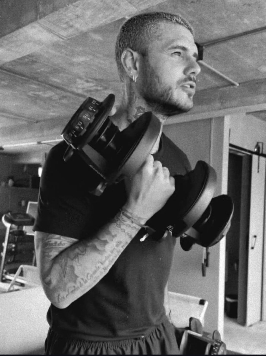 zziyangilp's tweet photo. david beckham isine bak kardesim https://t.co/nRGhpfcpee