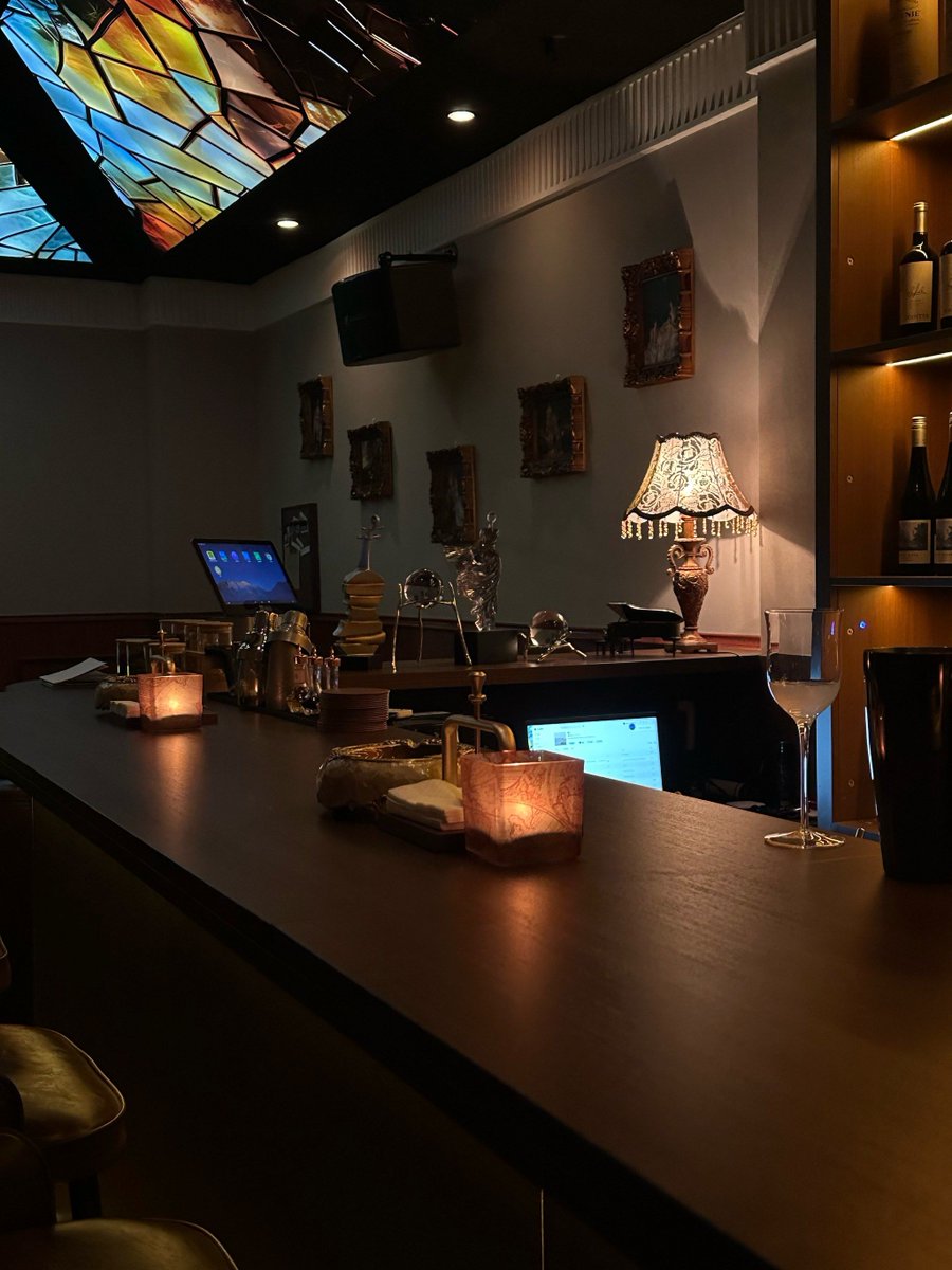 trevo_vrix940's tweet photo. Shocked by the quiet of the firehouse, the bartender lifted his glass to toast the hidden secret here.， https://t.co/5RV1BiLPzw