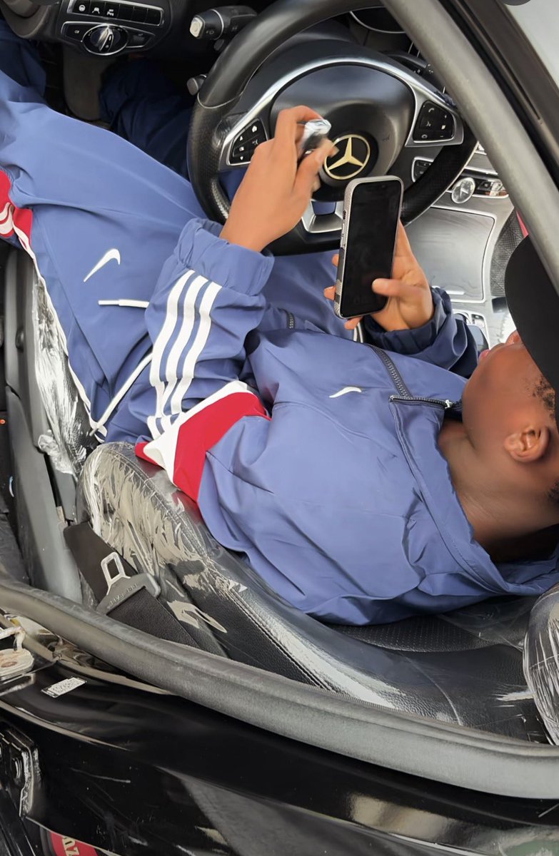 hillary_twts's tweet photo. I’m finally a car owner at 19🎉🎉🎉🎉🎉

Congratulations to me, it took me 6 months to achieve this❤️‍🩹

God did, celeb did, web3 did🥺 https://t.co/RIpODGjNoc