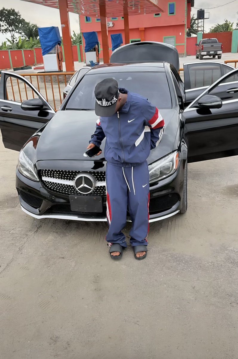 hillary_twts's tweet photo. I’m finally a car owner at 19🎉🎉🎉🎉🎉

Congratulations to me, it took me 6 months to achieve this❤️‍🩹

God did, celeb did, web3 did🥺 https://t.co/RIpODGjNoc