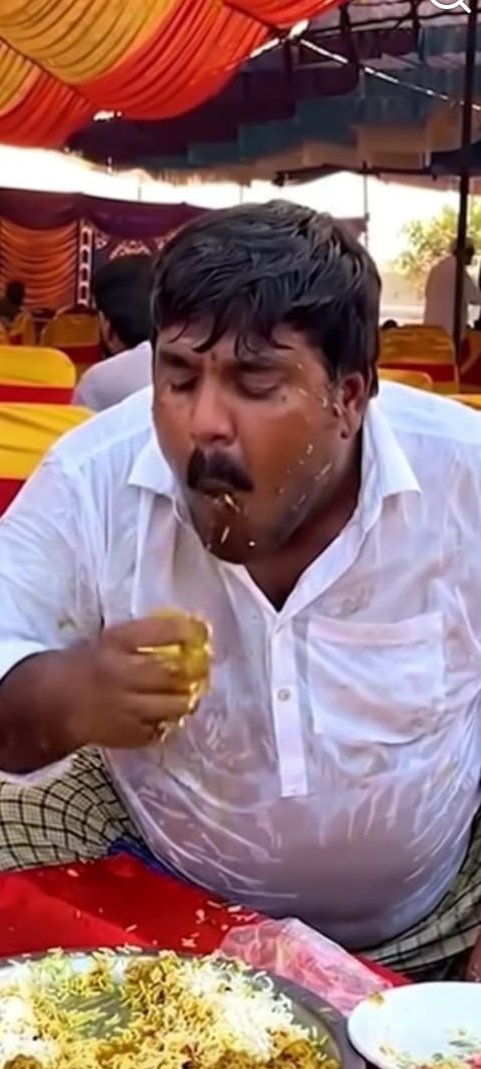 wasiqraana's tweet photo. please eat slow #foodi #lahore https://t.co/uRD3w9VpUX
