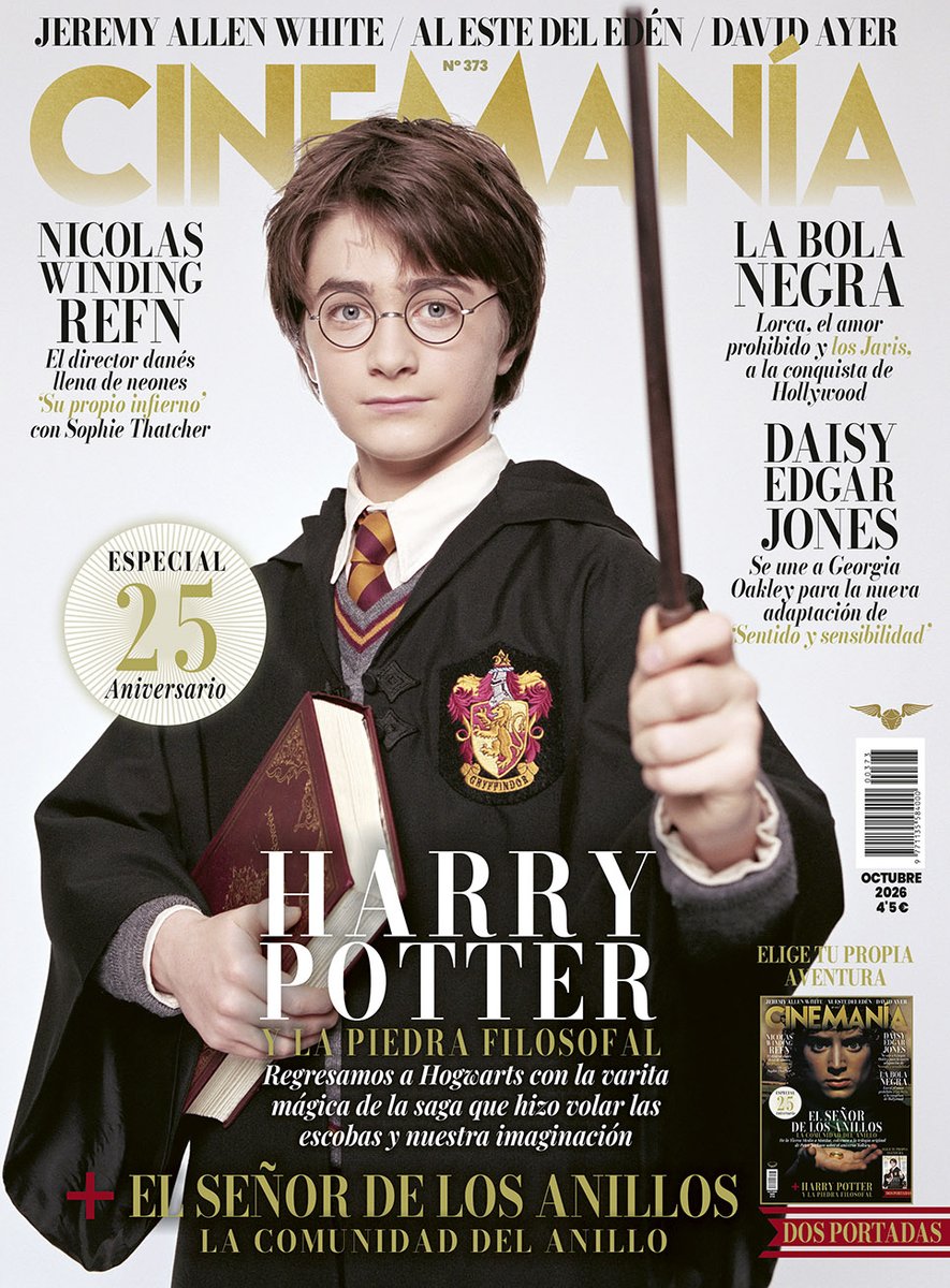 CINEMANIA_ES's tweet photo. ¿HOGWARTS O LA TIERRA MEDIA? 
¡Elige tu propia aventura! 
Nuestro número de octubre ofrece dos portadas diferentes para celebrar los 25 años de 'Harry Potter y la piedra filosofal' y 'El señor de los anillos: La comunidad del anillo'.
+'La bola negra' y todos los estrenos del mes https://t.co/MTXQvlXUEZ