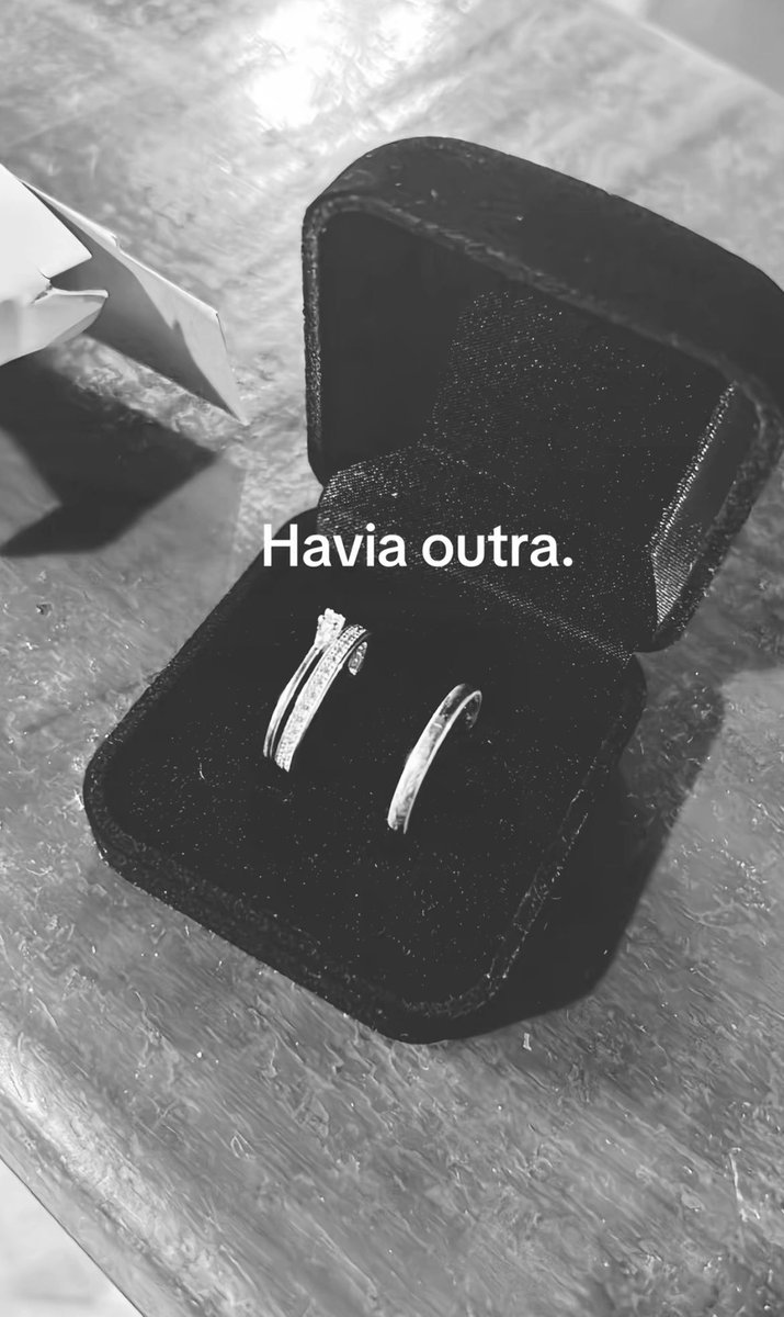 vlucasrocha's tweet photo. é surreal ver como tem gente que consegue fingir normalidade enquanto trai a pessoa que diz amar https://t.co/NBfn1e53JD