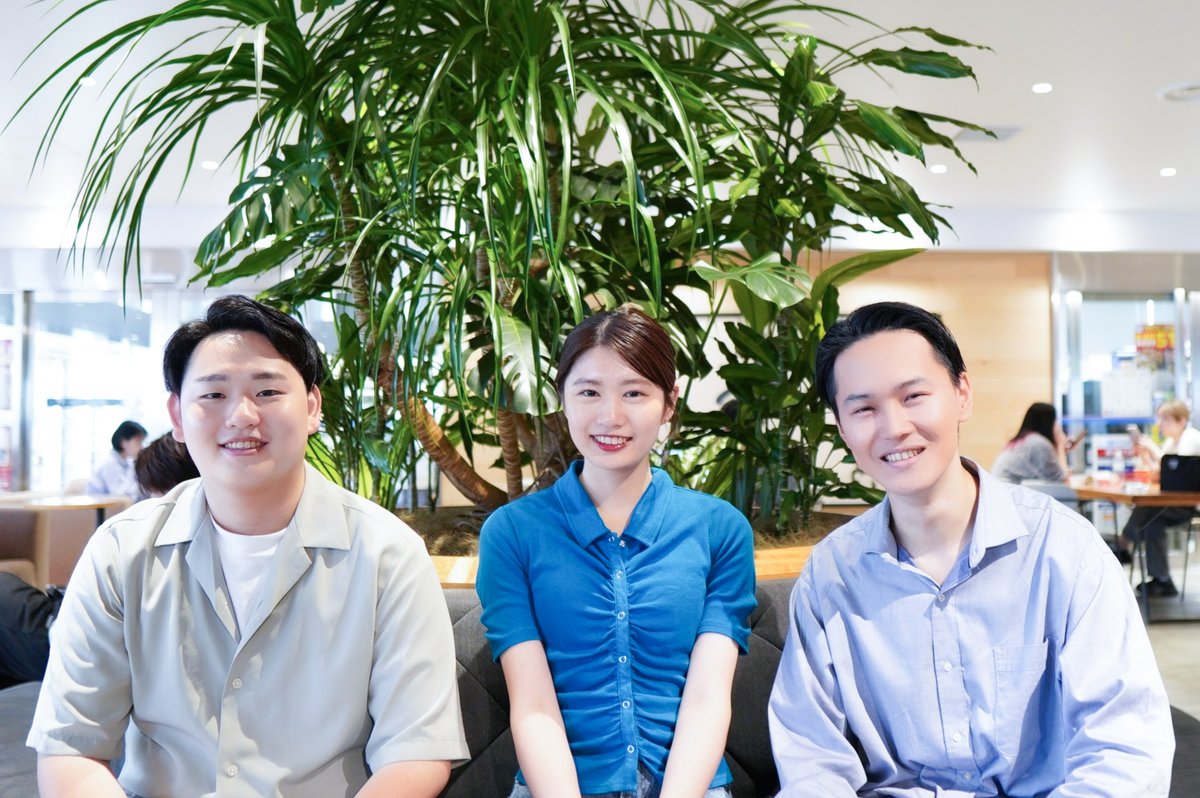 Applibot_PR's tweet photo. 【広報ブログ更新】

2025年新卒入社の3名が振り返る、アプリボットでの挑戦とこれから
https://t.co/Q4YILburS7

入社1年目の仕事や印象に残っている挑戦、苦労したことを乗り越えた経験、これから目指すキャリアについて話を聞きました。

#アプリボット https://t.co/nYlkI35mTt