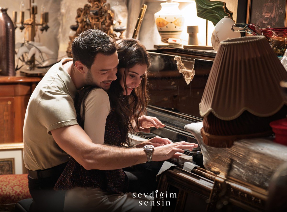 Galladriiel's tweet photo. Allah sizi bu kucaktan ayırmasın ya asla ayırmasın 💘😂 #SevdiğimSensin https://t.co/kDdg8y9Dlg