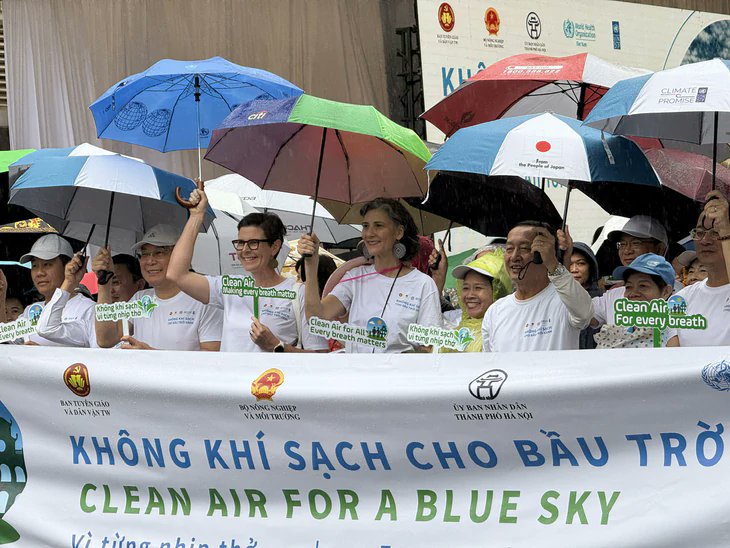 WHOVietnam's tweet photo. Ha Noi’s beautiful autumn also marks the seasonal return of air pollution.

As we enter the cooler months, poor air quality is more than an environmental issue. It is a public health and economic challenge affecting millions of people.

Viet Nam has made important commitments to improve air quality. Its National Action Plan for 2026–2030 aims for at least 80% of days each year to achieve air quality ratings in the good or moderate range under the national air quality standard. The next step is turning these commitments into concrete action that protects health, improves lives and supports a greener economy.

Here, WHO Representative Dr Angela Pratt and UNDP Resident Representative Ms Ramla Khalidi, share their perspectives on how Viet Nam can accelerate action across sectors: https://t.co/z3BdRSzFh3