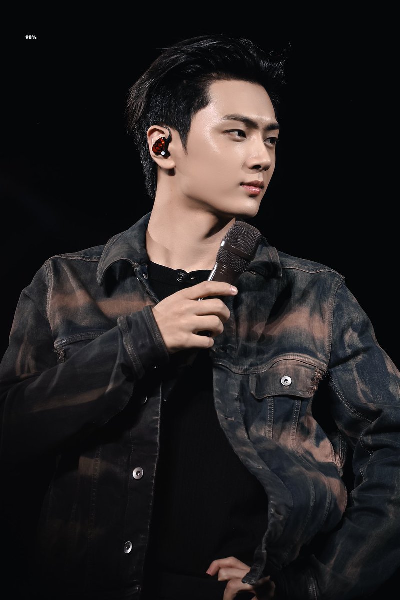 innijs's tweet photo. 콧대라는게 숨긴다고 숨겨지는것도 아니고 https://t.co/8HPHdDv21a