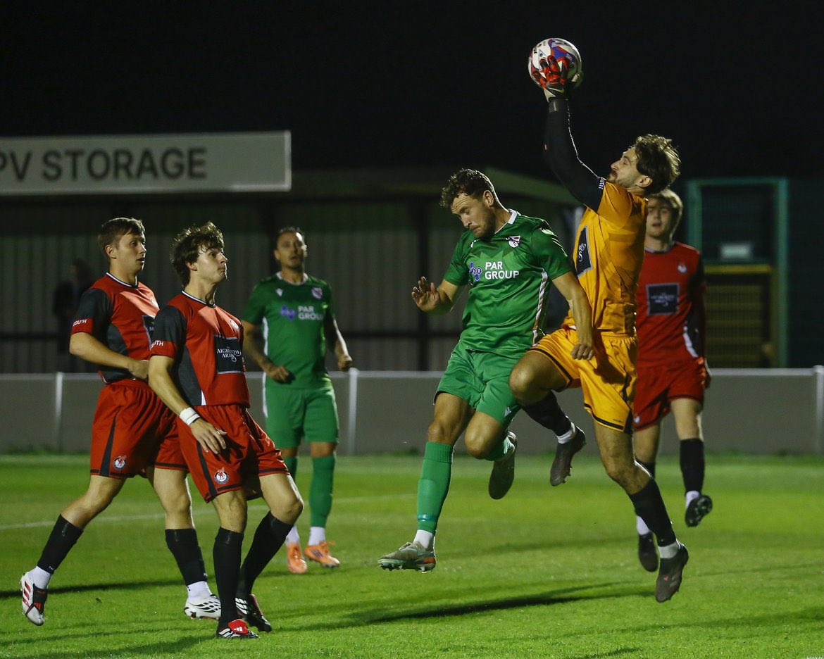 CharnockFC's tweet photo. 🗞️ MATCH REPORT | Charnock are defeated 3-0 by South Liverpool

Read @TomRobMedia’s summary of our 0-3 defeat to @SouthLplFC below:

https://t.co/F4AySC4QRP

#GreenArmy 💚 | 📸 @sjt_photos https://t.co/dlxbB35KPH